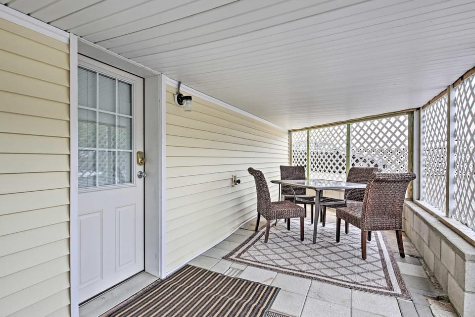 Old Orchard Beach Home w/ Patio: Walk to Beach Apartment in Old Orchard Beach