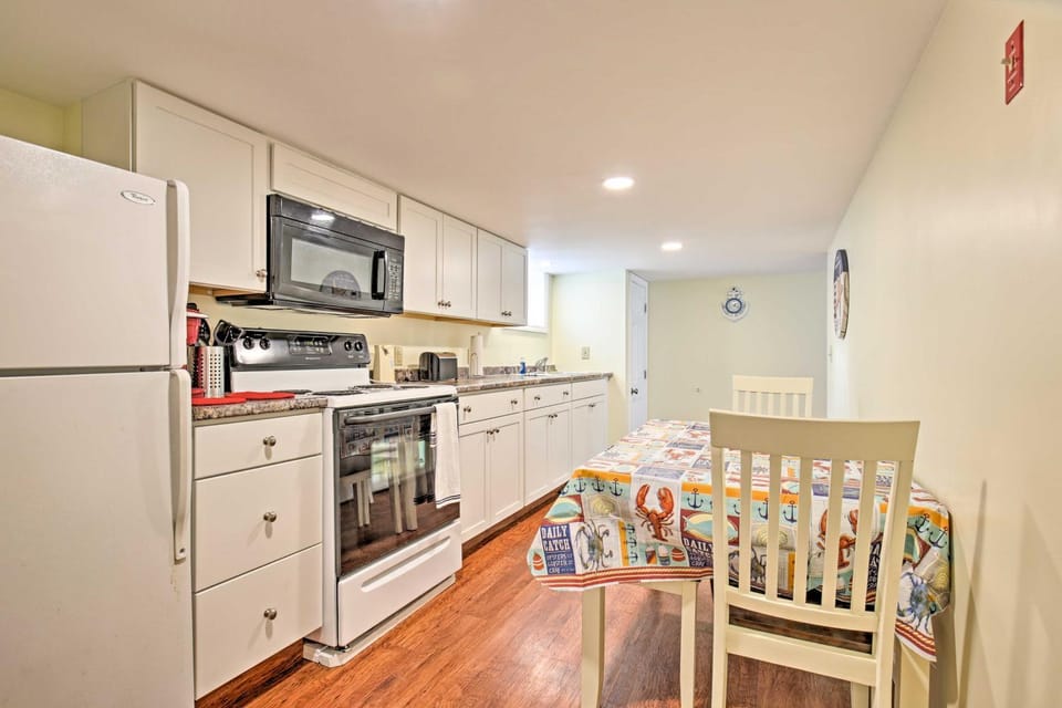 Old Orchard Beach Home w/ Patio: Walk to Beach Apartment in Old Orchard Beach