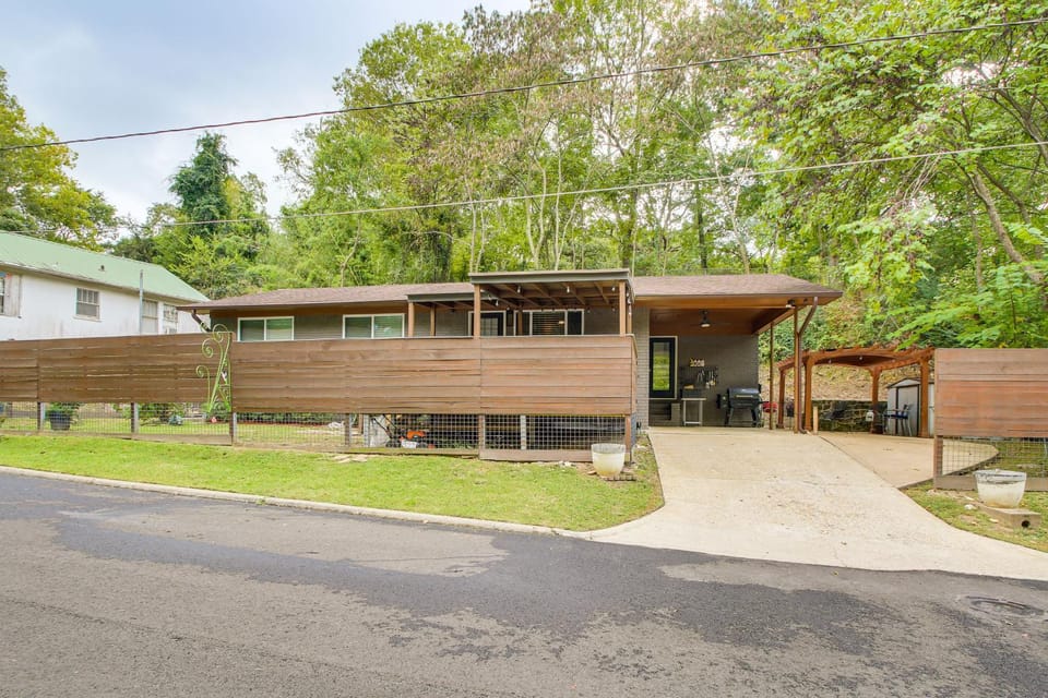 Walk to Bathhouse Row: Dog-Friendly Home! House in Hot Springs