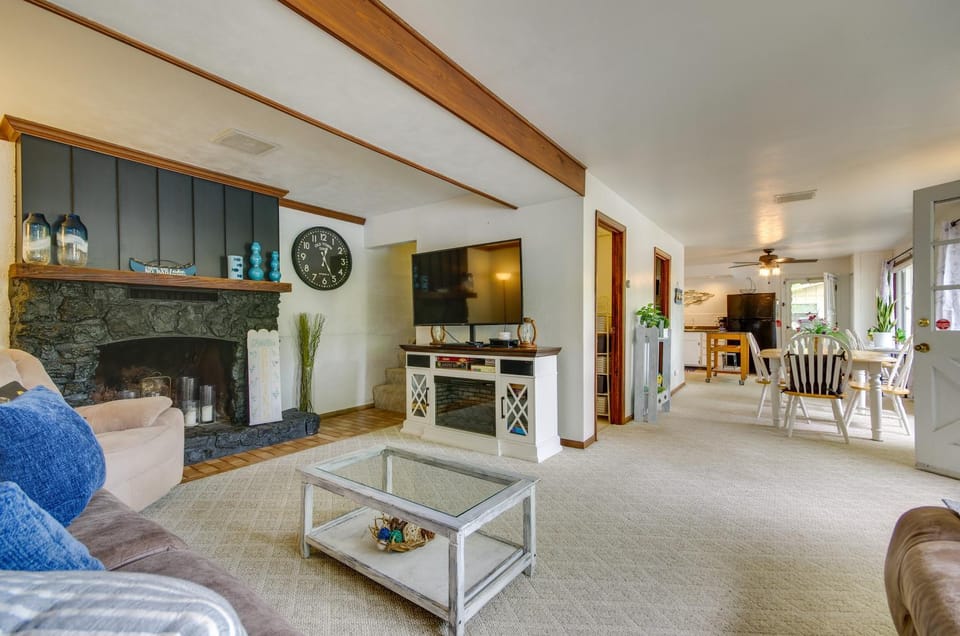 Private Dock: Waterfront Gem on Lake of the Ozarks House in Lake of the Ozarks