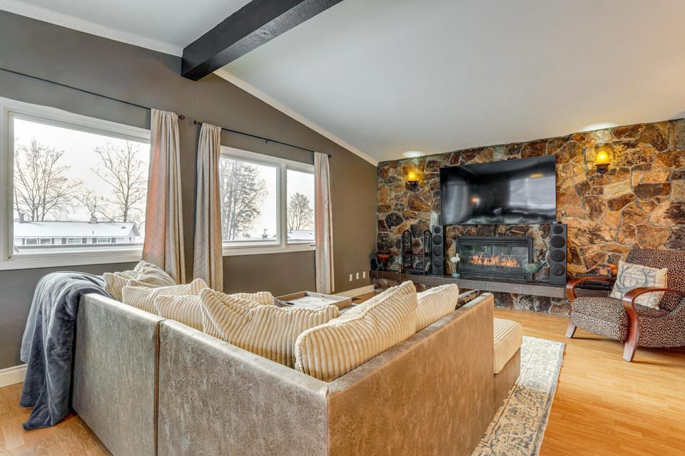 Theater Room + Fire Pit: Anchorage Family Retreat House in Anchorage