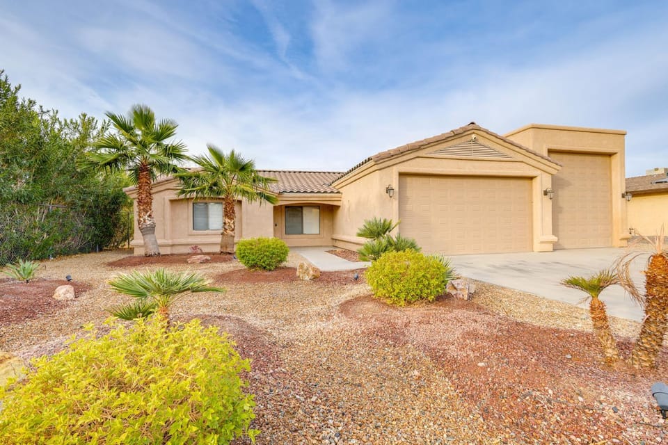 2 Mi to Beach: Lake Havasu Gem w/ Pool & Spa! House in Lake Havasu City