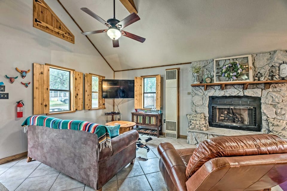 Ruidoso Cabin w/ Deck & Grill - Walk to Town! Cabin in Ruidoso