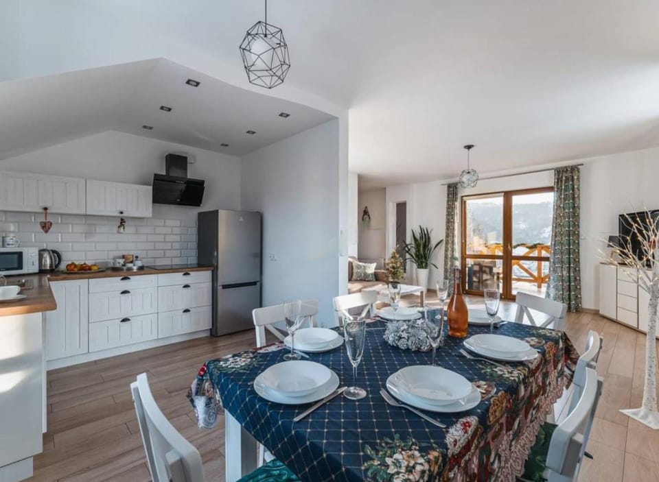 Kitchen or kitchenette, Living room, Dining area