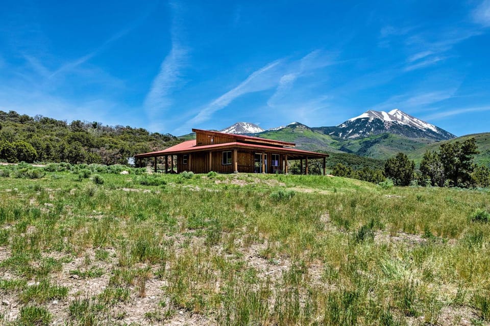 5-Acre Moab Studio w/ BBQ & Stunning Mtn Views Apartment in Utah