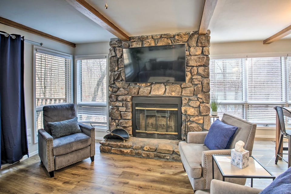 Mount Ida Condo - Walk to Lake Ouachita! House in Lake Ouachita