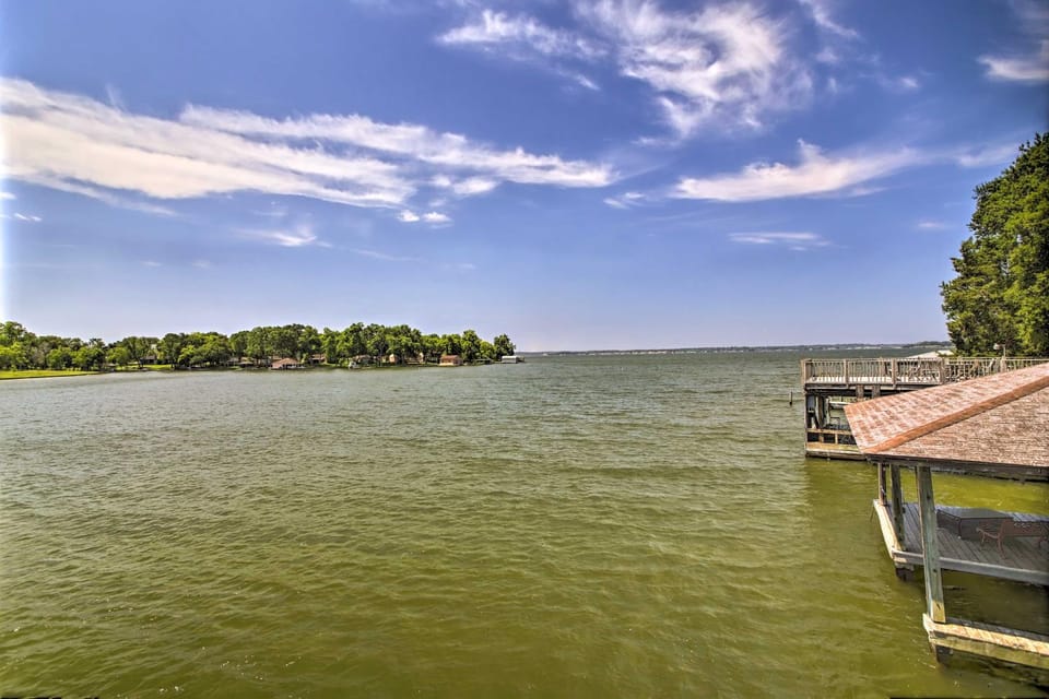 Waterfront Lake Home w/ Deck - New Renovations! House in Lake Conroe
