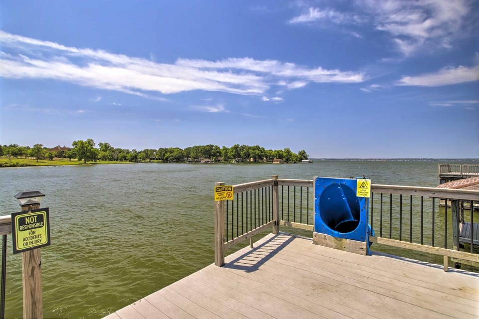 Waterfront Lake Home w/ Deck - New Renovations! House in Lake Conroe
