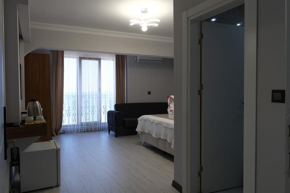 TV and multimedia, Photo of the whole room, Bedroom, wardrobe