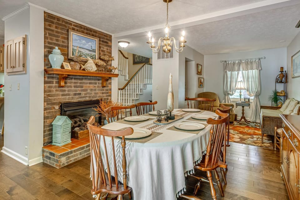 Waterfront Lake Barkley Home w/ Deck & Fire Pit! House in Lake Barkley