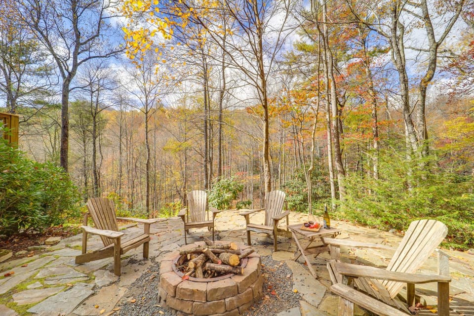 8 Mi to Appalachian Ski! Mtn-View Gem on 22 Acres House in Caldwell