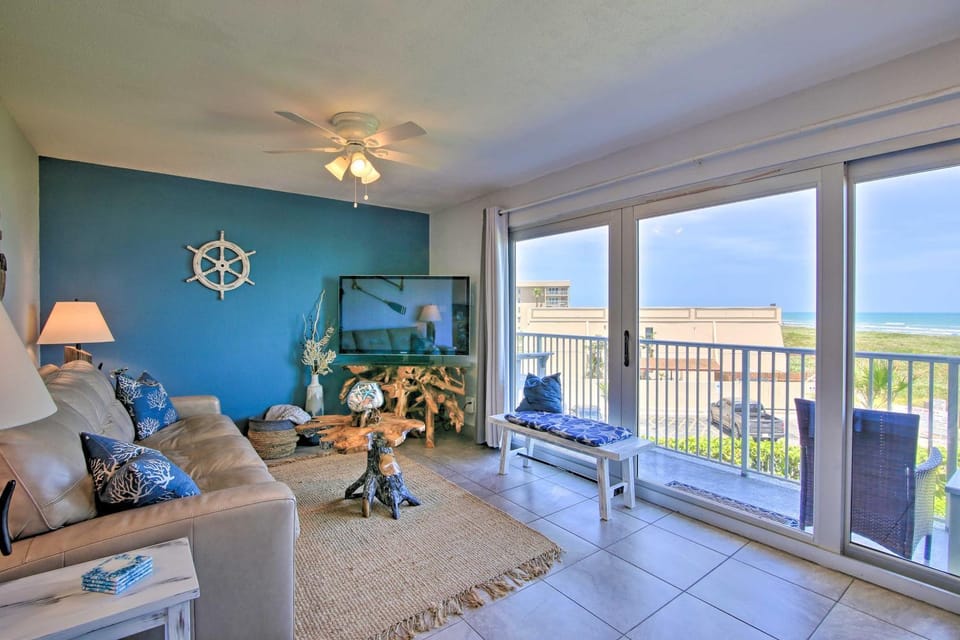 Sunny Oceanfront Condo on South Padre Island Beach House in South Padre Island