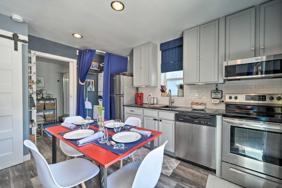 Family Friendly Hill Country Home 13 Mi to Lake! Apartment in New Braunfels