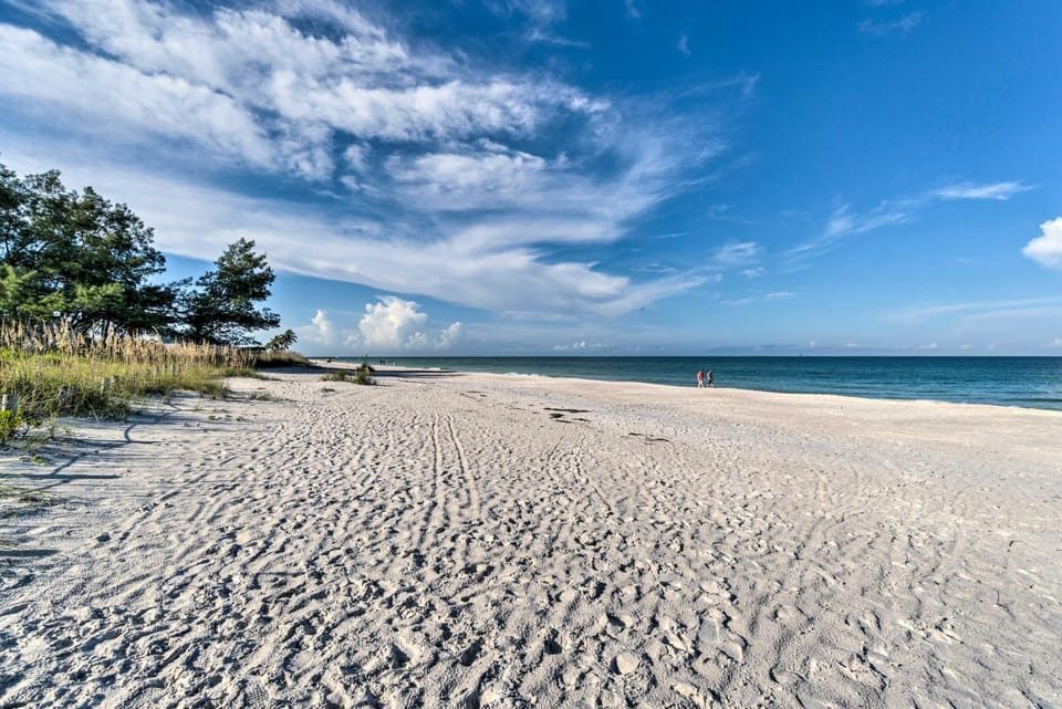 Resort Condo w/ Beach Access on Anna Maria Island! House in Bradenton Beach