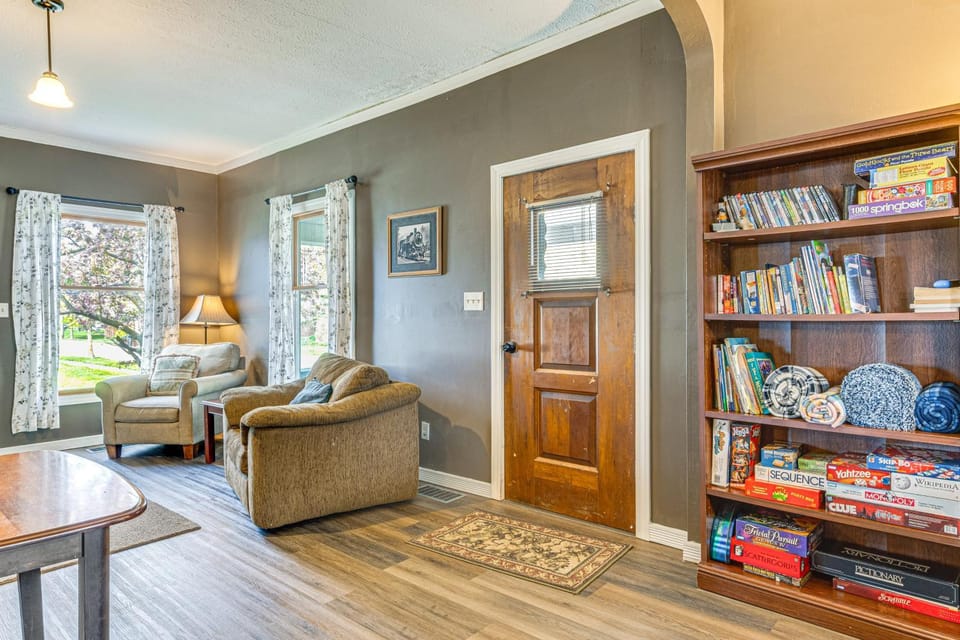 The Junction Victorian Home in Quaint Fortville! House in Fortville