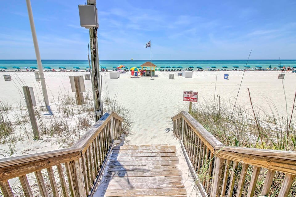 Bright PCB Condo w/ Gulf Views & Beach Access! House in Panama City Beach