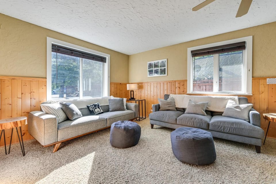 Cozy Ashford Home - 5 Mi to Rainier Natl Park! House in Washington