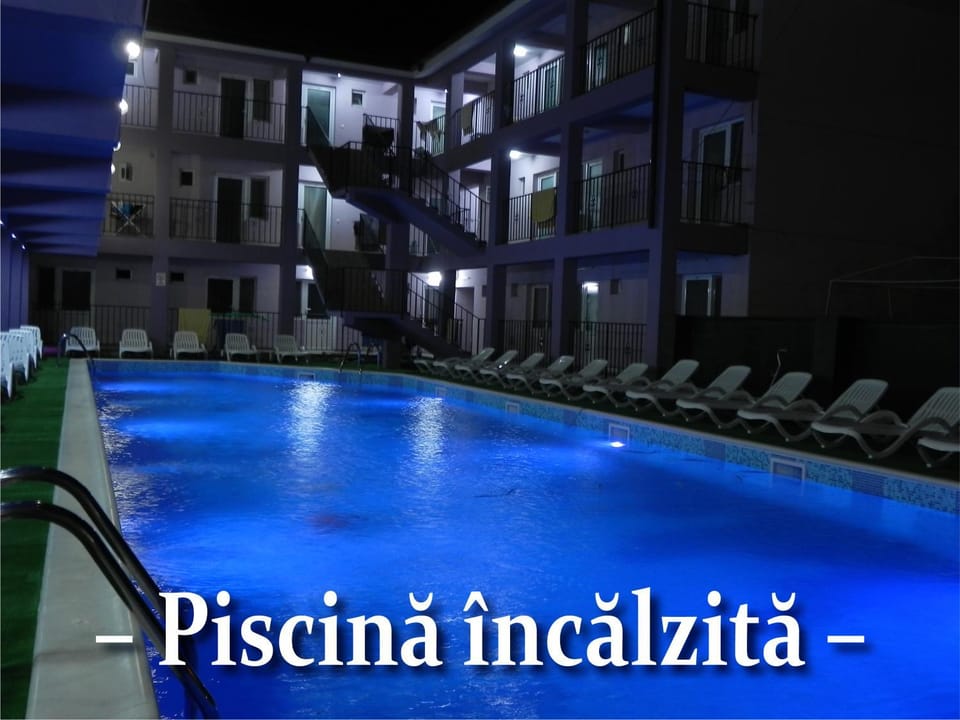 Vila Aproape de Mare by Iubesc Marea Bed and Breakfast in Constanța County