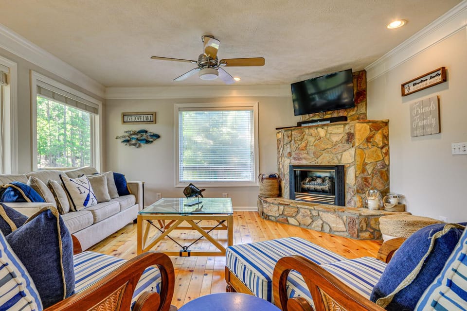 Dock & 2-Story Boat Slip: Badin Lake Cabin Cabin in Badin Lake