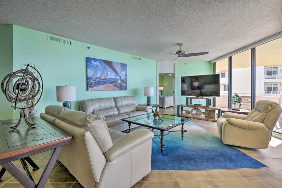 Gulf View Destin Condo with Resort Pool & Spa! House in Destin