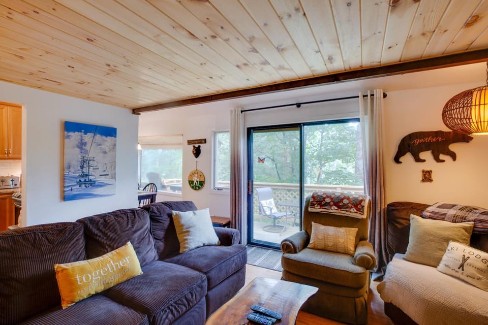 Steps to Sugar Mountain! Condo w/ Furnished Deck House in Sugar Mountain