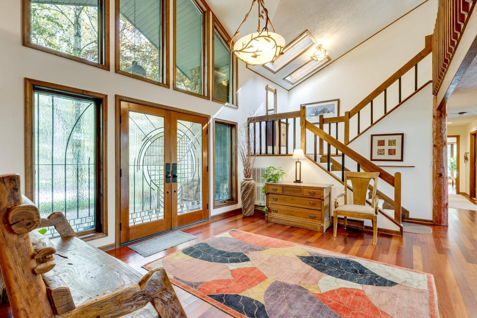 Luxe Poconos Pines Home w/ Beach + Amenities! House in Pocono Pines
