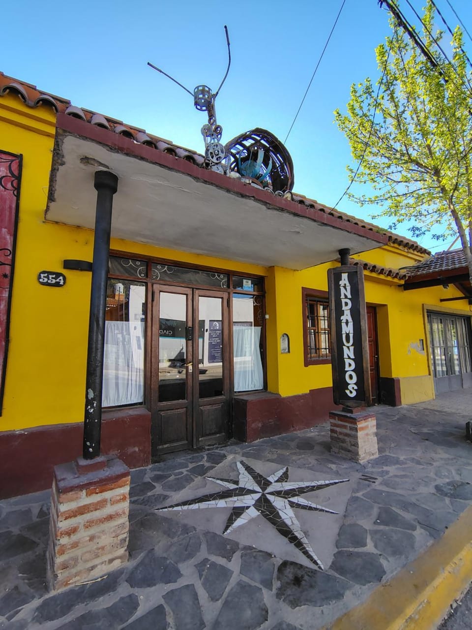 Facade/entrance