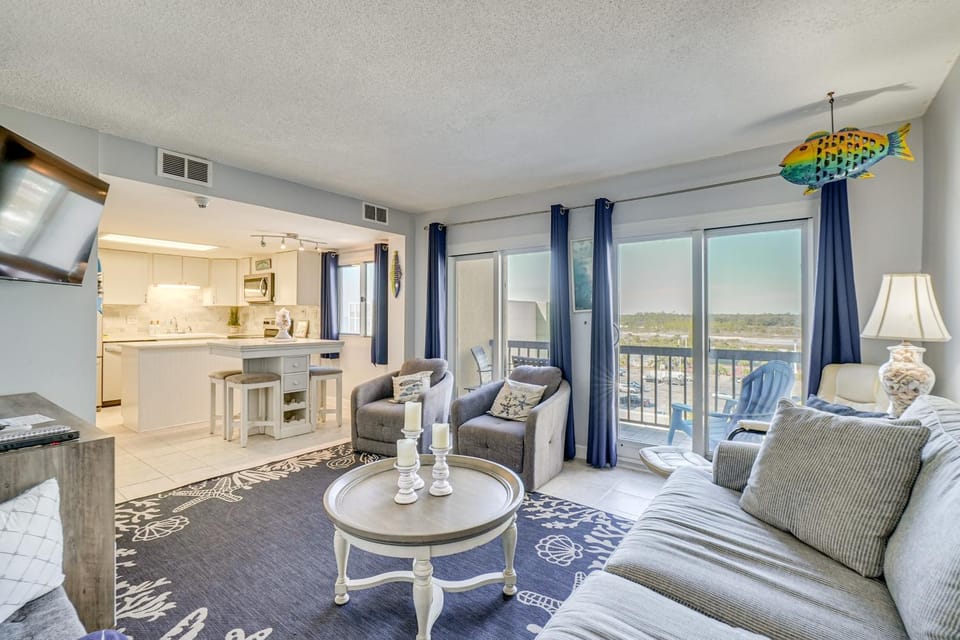 Steps to Shore! PCB Resort Condo w/ Balcony House in Sunnyside