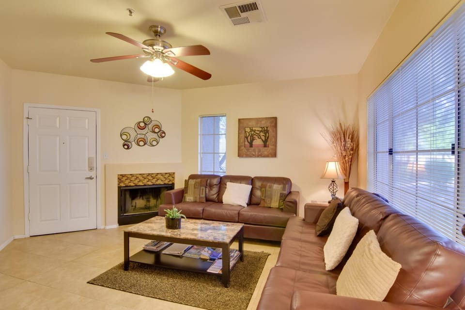 Walkable Scottsdale Gem w/ Pool Access House in Scottsdale
