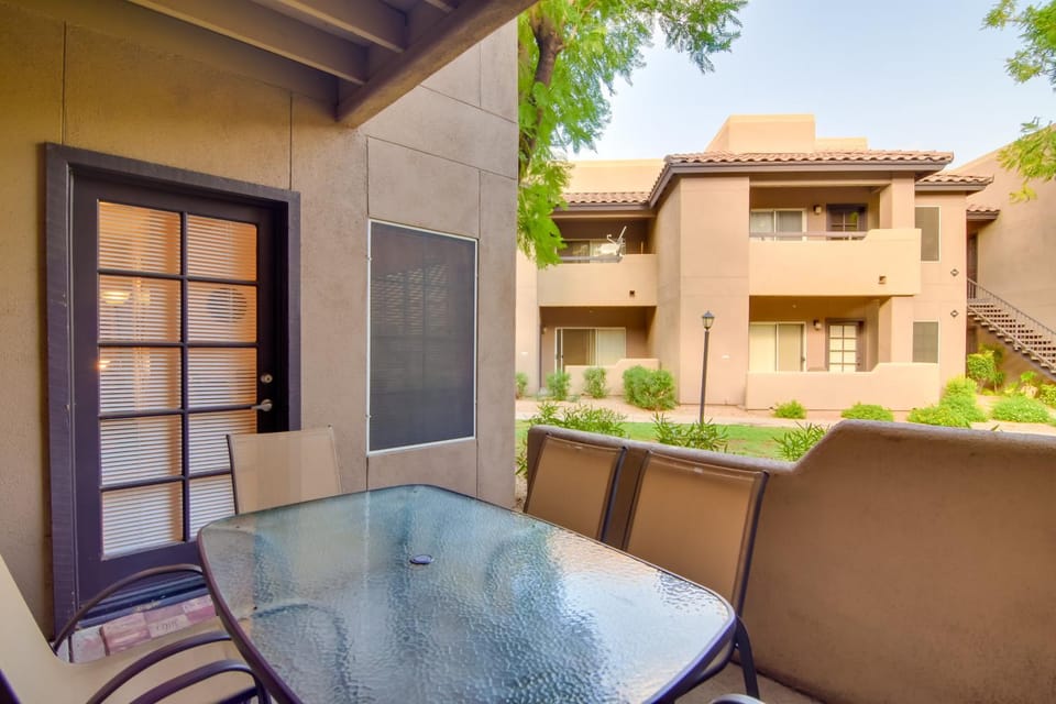 Walkable Scottsdale Gem w/ Pool Access House in Scottsdale