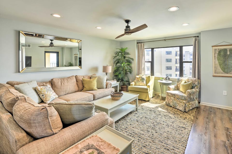 Summer Winds Resort Condo w/ Ocean Views! House in Indian Beach