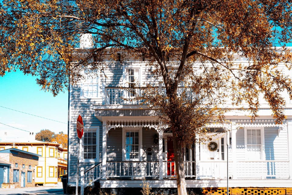 Private Hot Tub: Historic Savannah Home House in Savannah