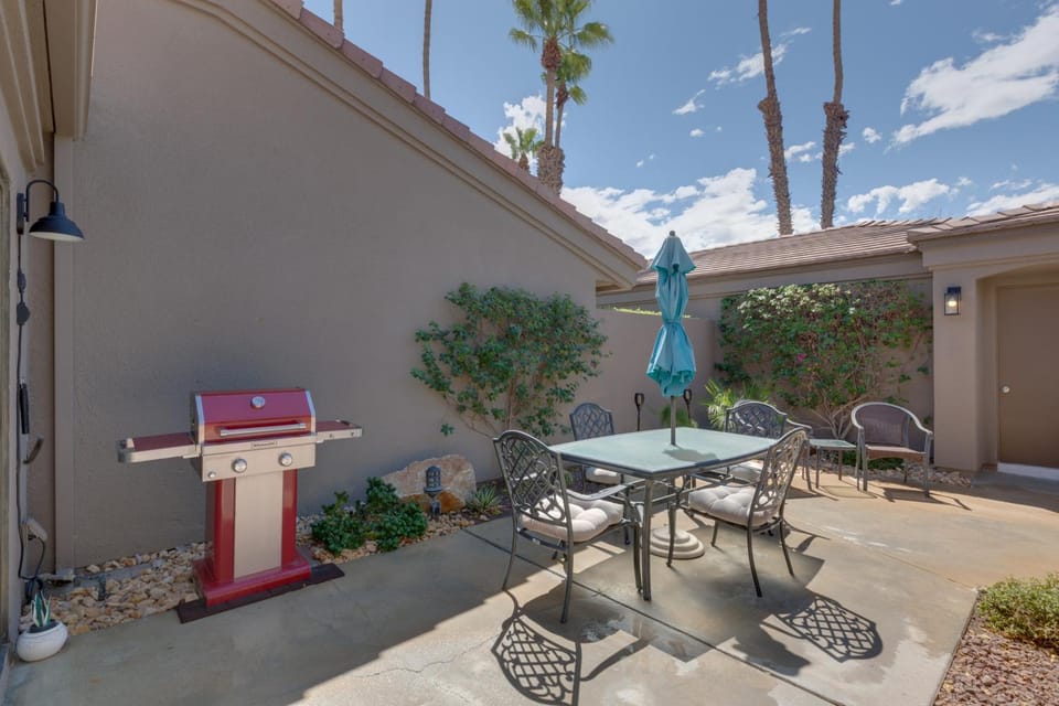 Beautiful Gated Country Club, Prime Location House in Palm Desert