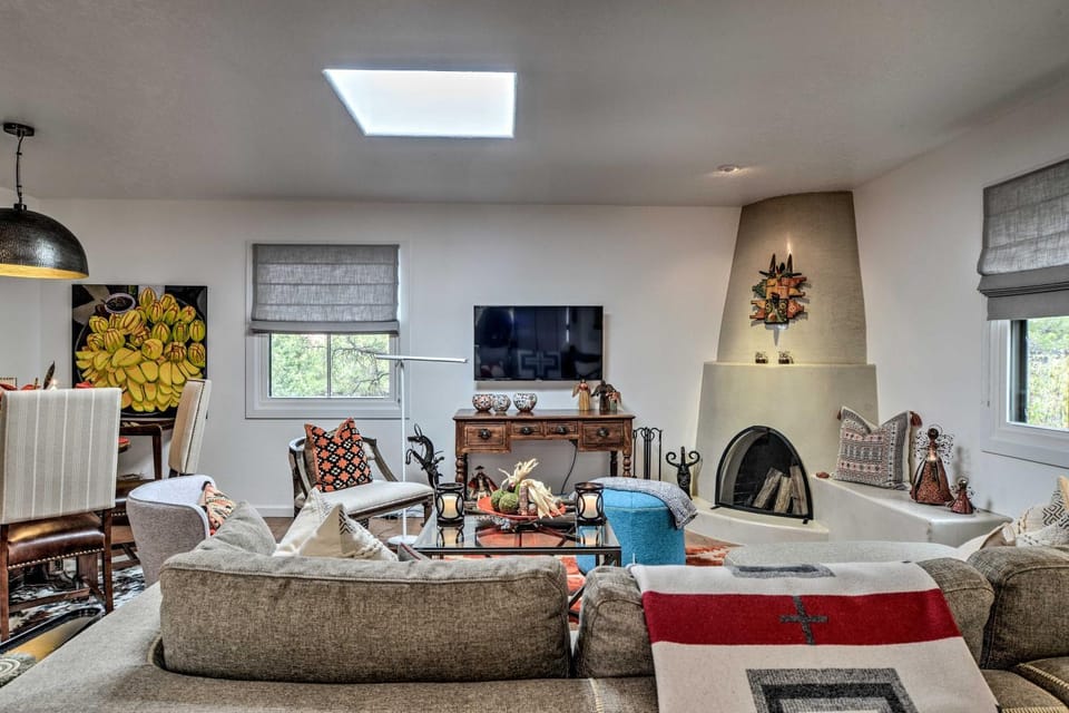 Modern Bungalow w/ Santa Fe Charm < 2 Mi to Plaza House in Santa Fe