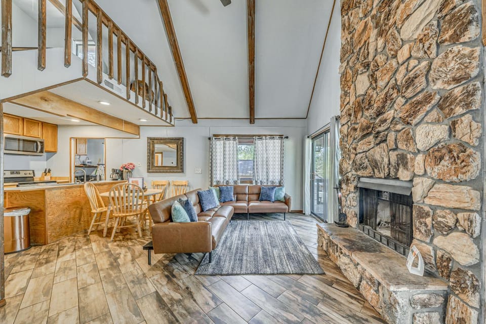 Ruidoso Family Cabin, Short Walk to Downtown! Cabin in Ruidoso