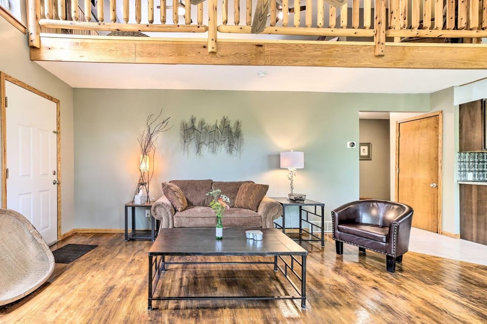 Hike & Zip-Line: Red River Gorge Cabin w/ Hot Tub! Cabin in Kentucky