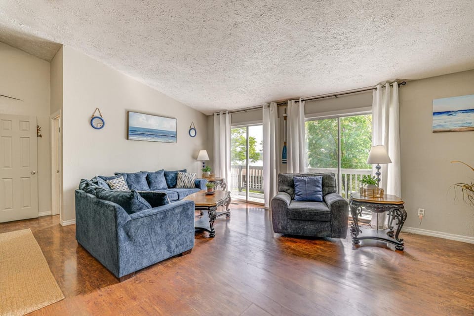 Deck and Table Rock Lake View Shell Knob Escape! House in Shell Knob