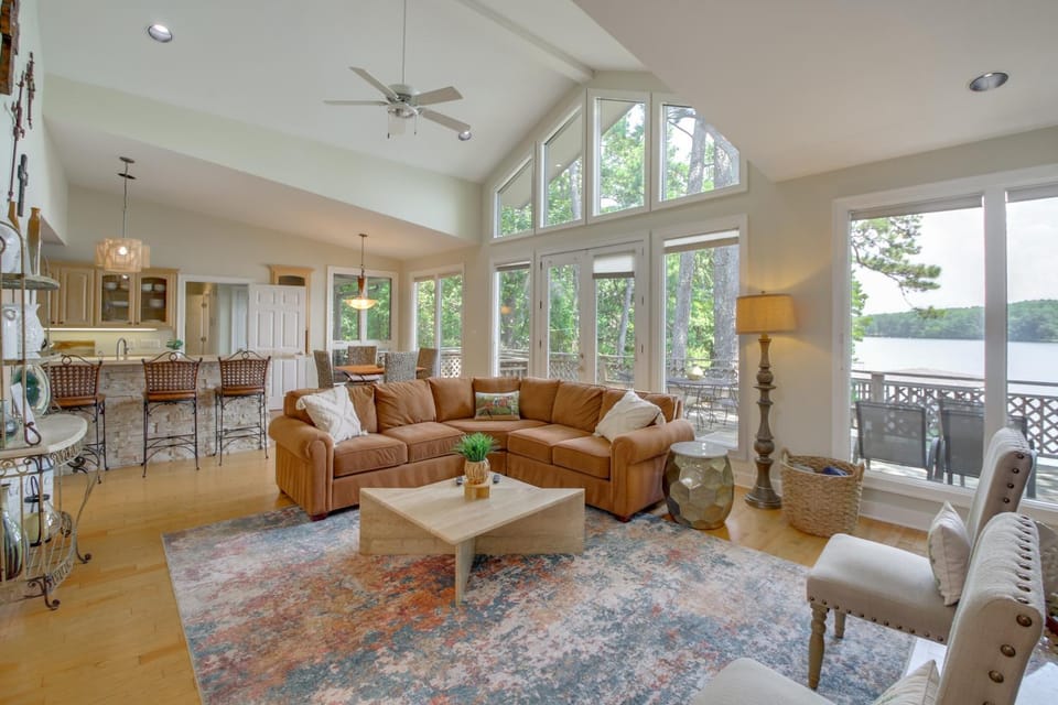 Boat Dock, Personal Watercraft: Lake Hamilton Home House in Hot Springs