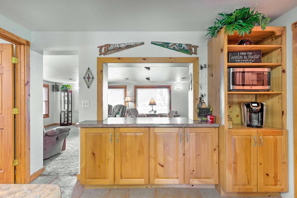 Family Home w/ Hot Tub - Walk to Johnson Lake! House in Nebraska
