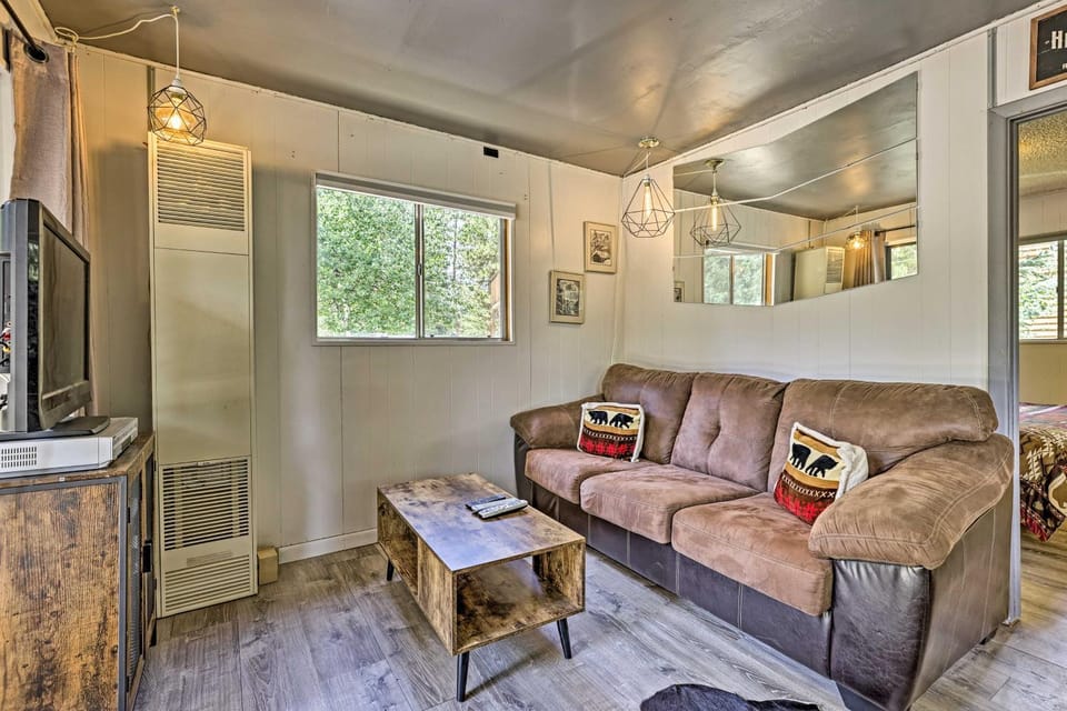 Direct Beach Access: Grand Lake Cabin w/ Deck! Cabin in Grand Lake