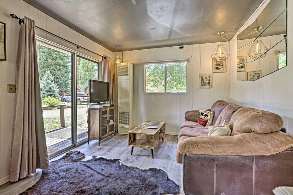 Direct Beach Access: Grand Lake Cabin w/ Deck! Cabin in Grand Lake