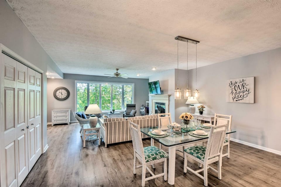 Views, Pools & Marina: Lake Keowee Condo! House in Lake Keowee