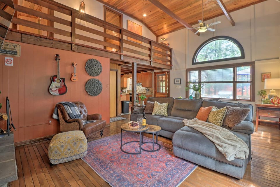 Deck & Fire Pit: Cozy Pocono Mountain Home House in Hickory Run State Park