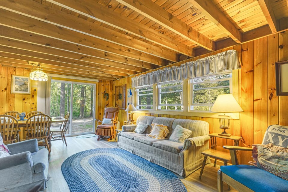 Quiet & Remote Cottage on Panther Pond! House in Casco