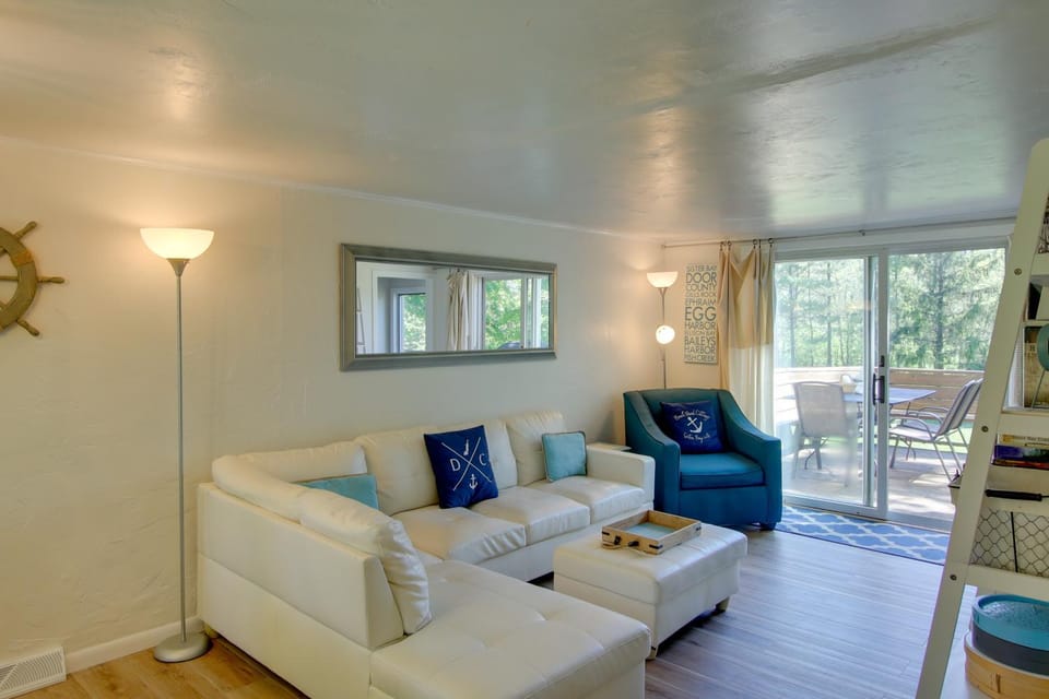 Updated Home w/ Deck: 2 Mi to Sister Bay Beach! House in Door County