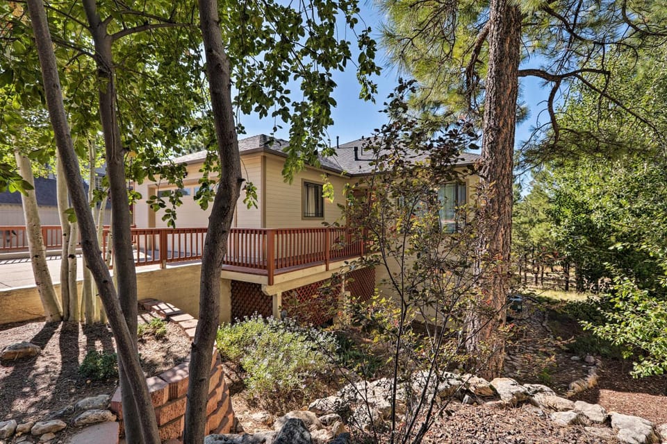 Wooded Patio Oasis! Group Getaway in Flagstaff House in Flagstaff