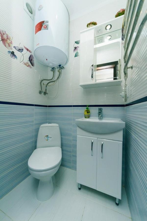 2к метро Харьковская Позняки низкий этаж Вода и отопление Apartment in Kiev City - Kyiv