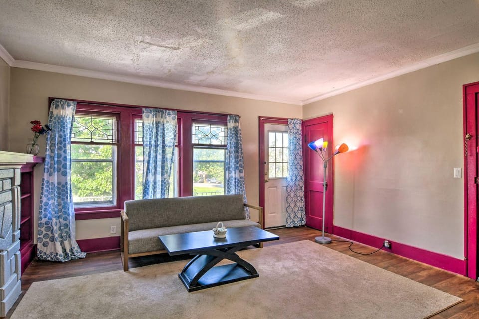 Riverside Buffalo Apt 15 Miles to Niagara Falls! Apartment in Buffalo