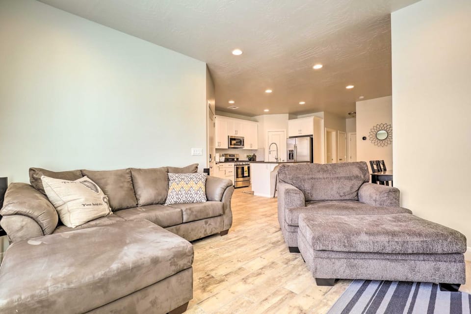 St George Area Townhome w/ Patio + Pool Access House in Washington