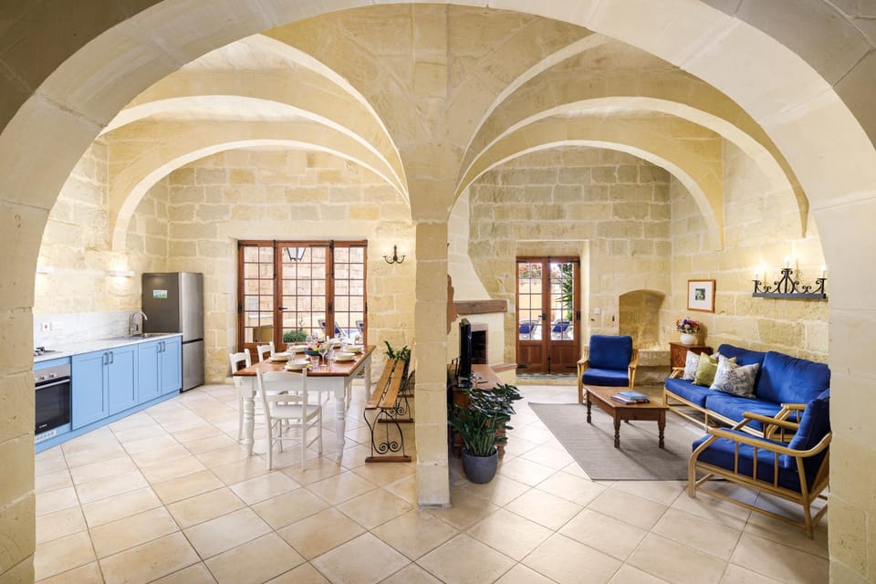 Living room, Dining area